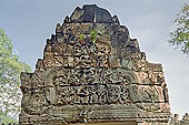 Preah Khan - west fronton of the west gopura of the third enclosure, the battle of Lanka.